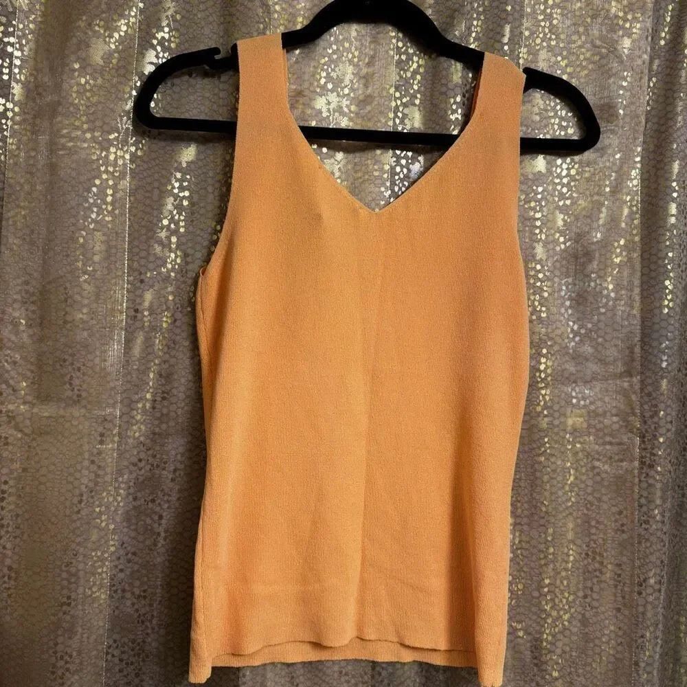 The Limited V Neck Soft Stretchy Rayon Nylon Peach Tank Top Medium NWT - Picture 2 of 4
